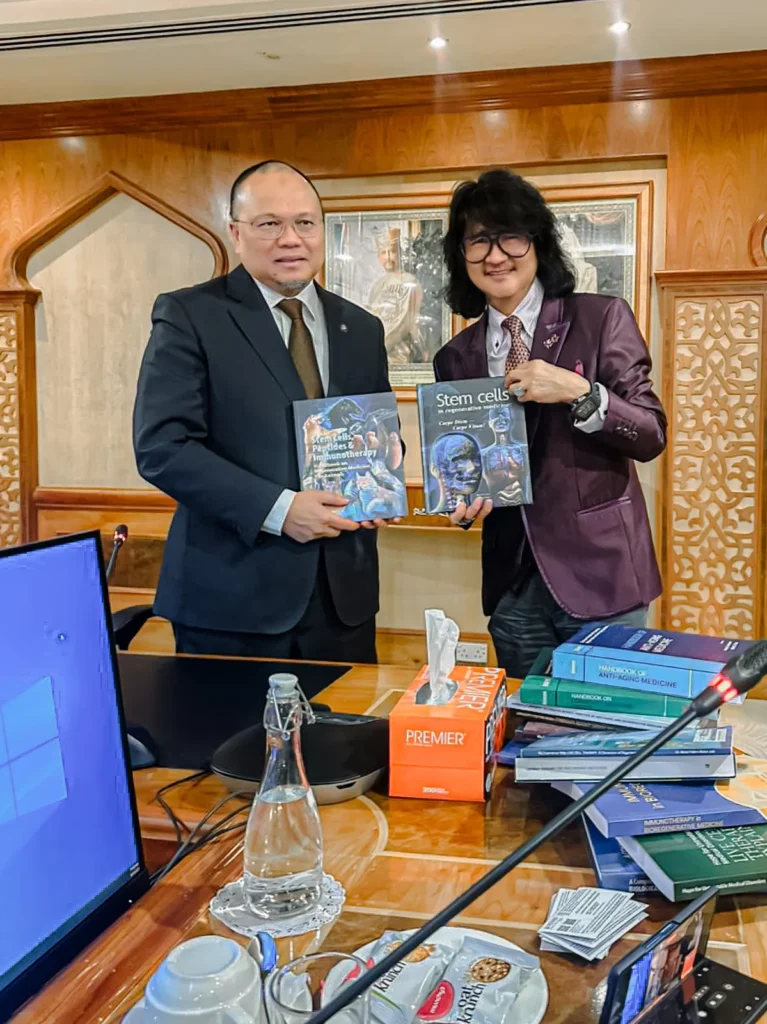 prof mike chan with health minister of brunei